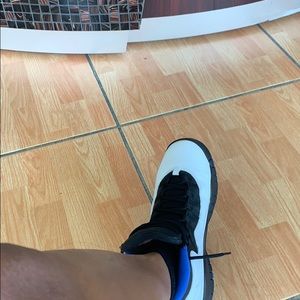 Meet your Posher, Letitia